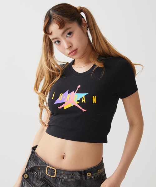 JORDAN BRAND(ジョーダンブランド)の「ジョーダン フライト ウィメンズ グラフィック Tシャツ / Jordan Flight Women's Graphic T-Shirt IF0825-010 Black(Tシャツ/カットソー・レディース・ブラック・L/M/S/XL/XS)」の2枚目の写真