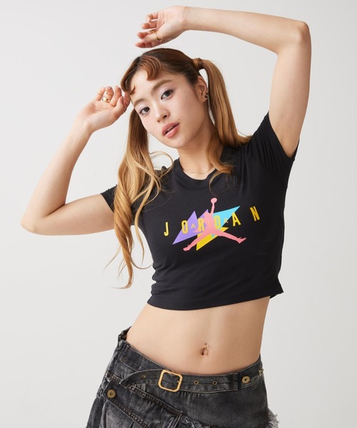 JORDAN BRAND(ジョーダンブランド)の「ジョーダン フライト ウィメンズ グラフィック Tシャツ / Jordan Flight Women's Graphic T-Shirt IF0825-010 Black(Tシャツ/カットソー・レディース・ブラック・L/M/S/XL/XS)」の4枚目の写真