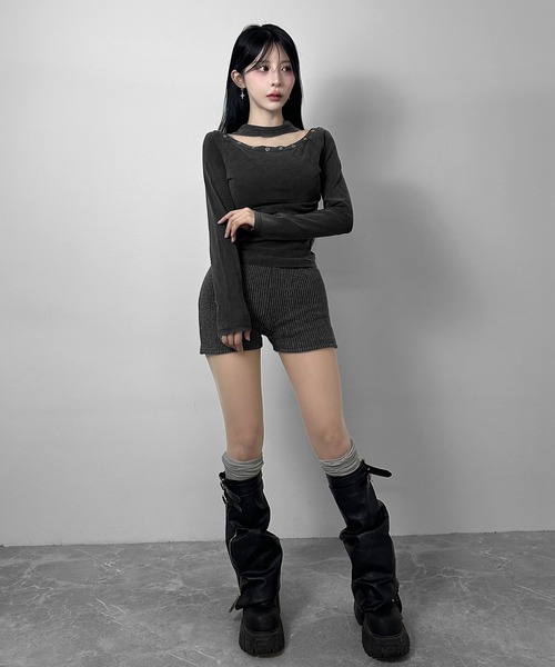 FOLLOWIN(フォロウィン)の「アイレットネックフィットロングトップス(Tシャツ/カットソー・レディース・ブルー/ブラック・FREE)」の4枚目の写真