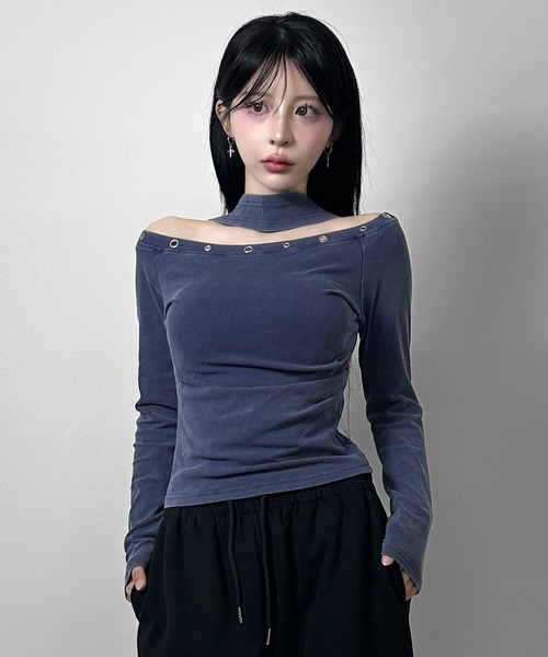 FOLLOWIN(フォロウィン)の「アイレットネックフィットロングトップス(Tシャツ/カットソー・レディース・ブルー/ブラック・FREE)」の15枚目の写真