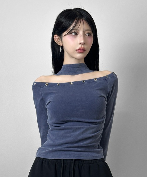 FOLLOWIN(フォロウィン)の「アイレットネックフィットロングトップス(Tシャツ/カットソー・レディース・ブルー/ブラック・FREE)」の22枚目の写真