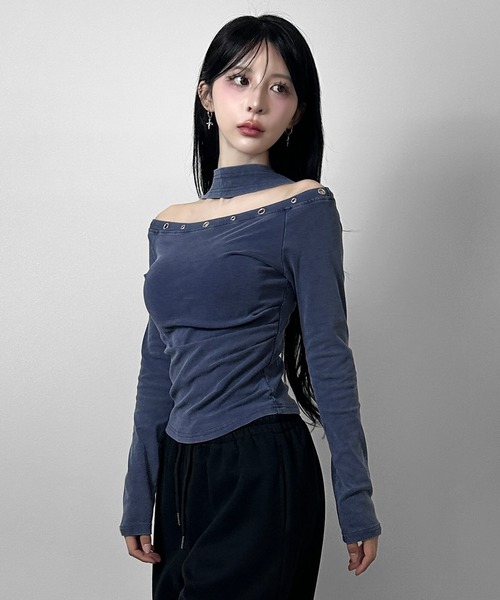 FOLLOWIN(フォロウィン)の「アイレットネックフィットロングトップス(Tシャツ/カットソー・レディース・ブルー/ブラック・FREE)」の17枚目の写真