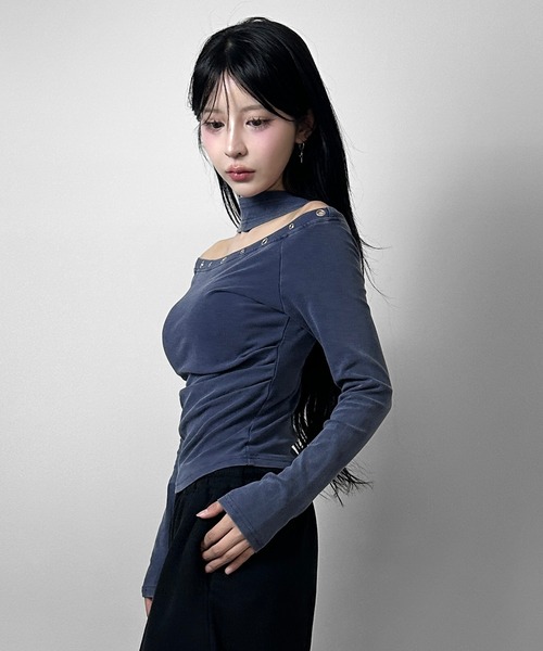 FOLLOWIN(フォロウィン)の「アイレットネックフィットロングトップス(Tシャツ/カットソー・レディース・ブルー/ブラック・FREE)」の13枚目の写真