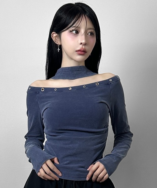 FOLLOWIN(フォロウィン)の「アイレットネックフィットロングトップス(Tシャツ/カットソー・レディース・ブルー/ブラック・FREE)」の12枚目の写真
