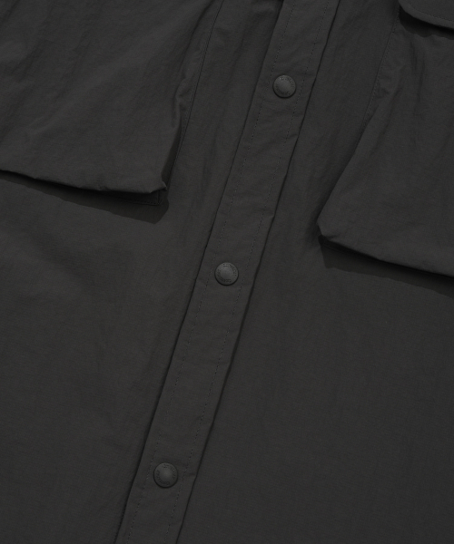 COVERNAT（カバーナット）の「ワークナイロンハーフシャツチャコール（シャツ/ブラウス・メンズ・その他・SMALL/MEDIUM/LARGE/X-LARGE/XX-LARGE）」の4枚目の写真