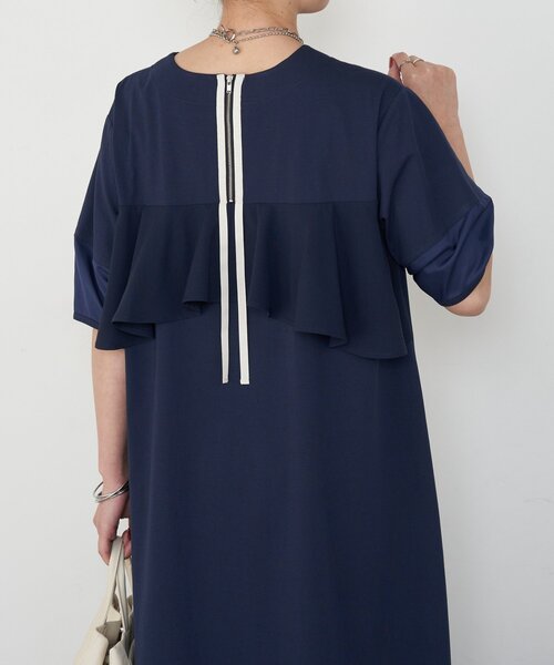 Jena espace merveilleux（ジェナ　エスパスメルヴェイユ）の「バックラッフルワンピース（ワンピース・レディース・ネイビー/ブラック・FREE）」の2枚目の写真