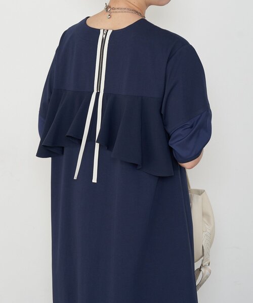 Jena espace merveilleux（ジェナ　エスパスメルヴェイユ）の「バックラッフルワンピース（ワンピース・レディース・ネイビー/ブラック・FREE）」の3枚目の写真