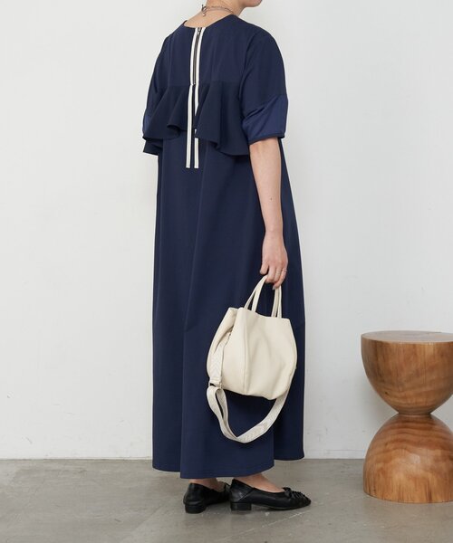 Jena espace merveilleux（ジェナ　エスパスメルヴェイユ）の「バックラッフルワンピース（ワンピース・レディース・ネイビー/ブラック・FREE）」の4枚目の写真