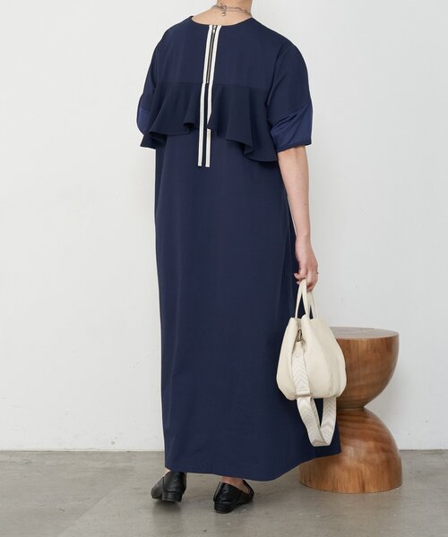 Jena espace merveilleux（ジェナ　エスパスメルヴェイユ）の「バックラッフルワンピース（ワンピース・レディース・ネイビー/ブラック・FREE）」の8枚目の写真
