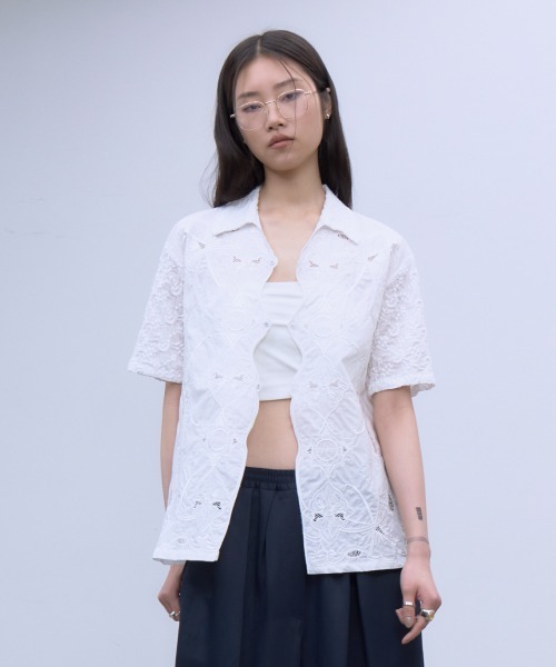 THINGS THAT MATTER（シングス ザット マター）の「CHAOS EMBROIDERY BLOUSE / カオス エンブロイダリー ブラウス（シャツ/ブラウス・レディース・ブラック/ホワイト・FREE）」の2枚目の写真