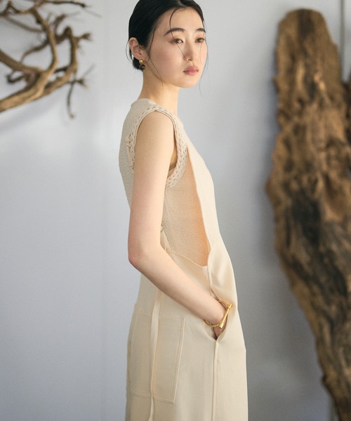 LAULEN(ローレン)の「twist trimmed textured sleeveless top /ツイストトリム3Dテクスチャースリーブレストップ(ニット/セーター・レディース・アイボリー/ブラウン・FREE)」の9枚目の写真