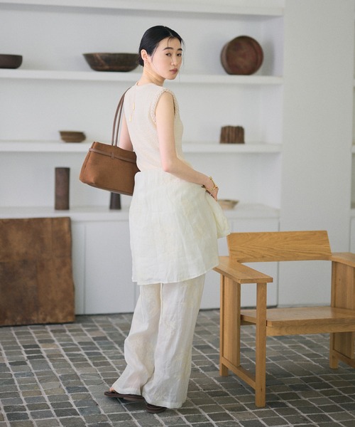 LAULEN(ローレン)の「twist trimmed textured sleeveless top /ツイストトリム3Dテクスチャースリーブレストップ(ニット/セーター・レディース・アイボリー/ブラウン・FREE)」の14枚目の写真