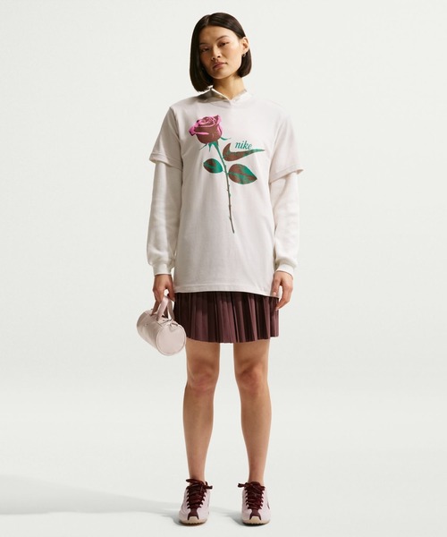 NIKE(ナイキ)の「ナイキ NIKE ナイキ NSW クラシック ST2 S/S Tシャツ(Tシャツ/カットソー・レディース・ライトベージュ/ブラック・S/M/L/XL)」の4枚目の写真