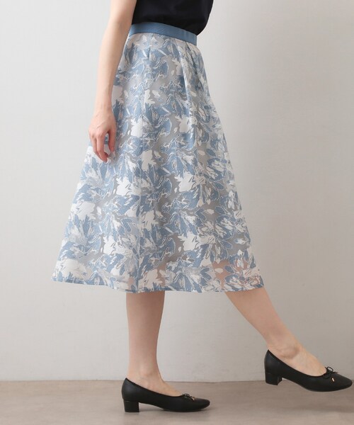 index(インデックス)の「《XS~LL》シアーフラワータックフレアスカート【洗濯機OK】(スカート・レディース・ブルー系その他2/チャコール/ベージュ系その他・34/36/38/40/42)」の15枚目の写真