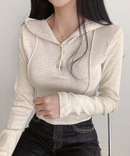 VIVID LADY(ビビッドレディー)の「ヘンリーネック フーディー クロップドトップス(Tシャツ/カットソー・レディース・ブラック/グレー/ベージュ・FREE)」の4枚目の写真
