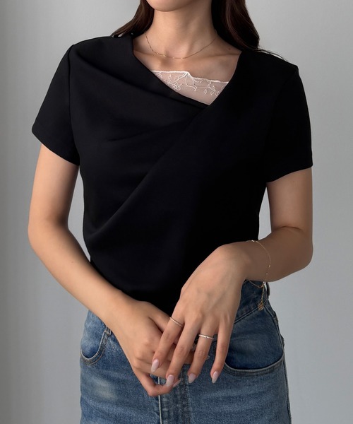 Louere（ルエレ）の「レース付きドレープアシメネックカットトップス（Tシャツ/カットソー・レディース・ホワイト/ブラック/チャコール/ピンク/ライトブルー・SMALL/LARGE/MEDIUM/X-LARGE）」の2枚目の写真