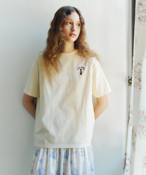 Cath Kidston(キャスキッドソン)の「オーバーサイズTシャツ London Dog(Tシャツ/カットソー・レディース・ホワイト/ネイビー/ライトイエロー/サックスブルー・FREE)」の5枚目の写真