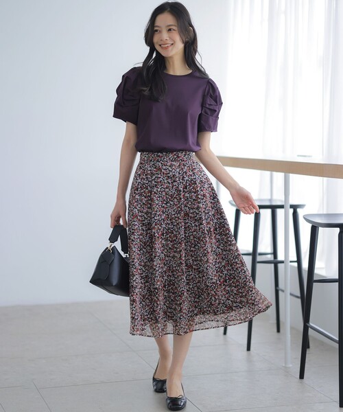 組曲 S(クミキョク チイサイサイズ)の「タッチミースムース ボリュームスリーブ カットソー(Tシャツ/カットソー・レディース・ブラック系/ホワイト系/ダークブラウン系・S2)」の6枚目の写真