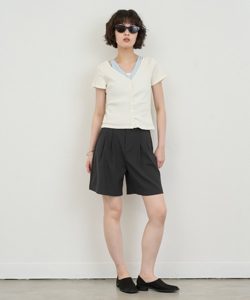 NUJOH(ヌゾ)の「Layered V-Neck Rib Cardigan Top / レイヤードVネックリブカーディガントップ(Tシャツ/カットソー・レディース・グレー/ライトブルー/アイボリー・FREE)」の2枚目の写真