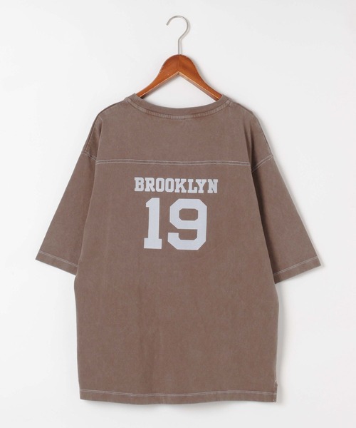 Champion（チャンピオン）の「【Champion(チャンピオン)】別注フットボールTシャツ（Tシャツ/カットソー・レディース・ブルー/グリーン/ブラウン・LARGE/MEDIUM）」の4枚目の写真