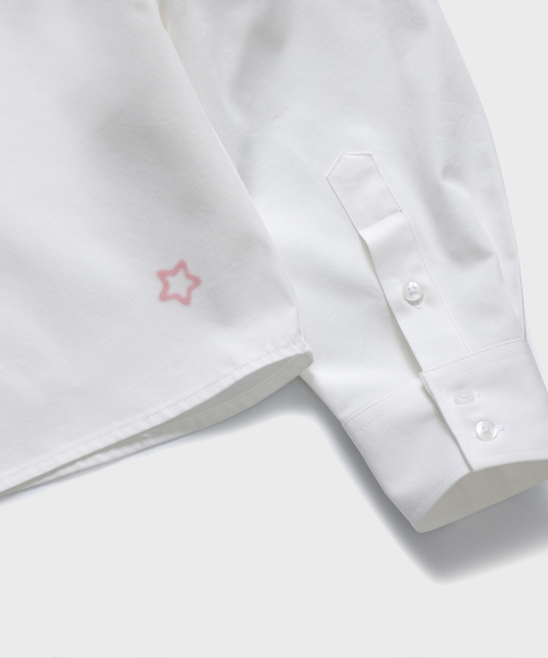 CONCEPTCOLLEGE（コンセプトカレッジ）の「キャンパスラバー ホワイト クロップ長袖シャツ [女性用]（シャツ/ブラウス・レディース・その他・FREE）」の4枚目の写真