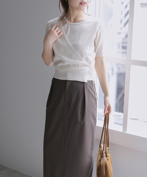 La TOTALITE（ラトータリテ）の「FLEK/フレック ショルダーカットアウトニットトップス（ニット/セーター・レディース・ブラック/アイボリー・FREE）」の6枚目の写真