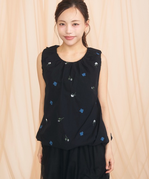 krahe(クレーエ)の「立体バルーン フラワー刺繍ノースリーブ(シャツ/ブラウス・レディース・ホワイト/ブラック・FREE)」の11枚目の写真