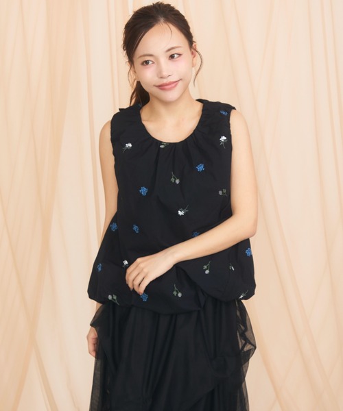 krahe(クレーエ)の「立体バルーン フラワー刺繍ノースリーブ(シャツ/ブラウス・レディース・ホワイト/ブラック・FREE)」の13枚目の写真