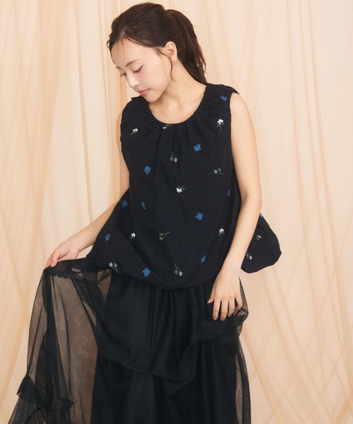 krahe(クレーエ)の「立体バルーン フラワー刺繍ノースリーブ(シャツ/ブラウス・レディース・ホワイト/ブラック・FREE)」の15枚目の写真