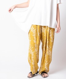 OSMOSIS（オズモーシス）の「プリントタックパンツ（その他パンツ）」