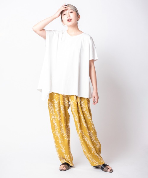 OSMOSIS(オズモーシス)の「プリントタックパンツ(その他パンツ・レディース・マスタード/ブラック系その他/ブラック×グリーン・ONE SIZE)」の13枚目の写真