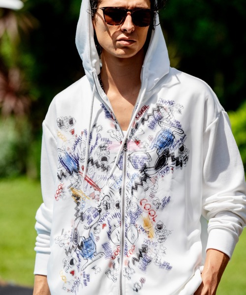 TRIPPY ART（トリッピーアート）の「TRIPPY ART(トリッピーアート）SNOOPY GRAFFITI ZIP PARKA（パーカー・メンズ・ホワイト/グレー・M/S/L）」の2枚目の写真