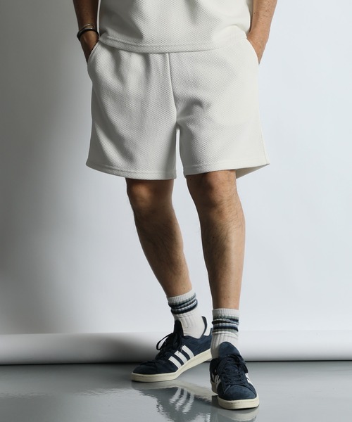 The DUFFER of ST.GEORGE(ザダファーオブセントジョージ)の「「AIR FLEX」HEAVY KANOKO RELAX FIT SHORT PANTS:セットアップ対応 機能素材「エアフレックス」鹿の子ショーツ(その他パンツ・メンズ・ブラック/ホワイト/ネイビー・X-LARGE/LARGE/MEDIUM)」の4枚目の写真