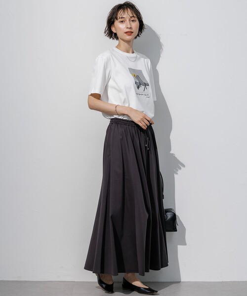 23区 S(ニジュウサンクチイサイサイズ)の「シルキータッチ カットソー スカート(スカート・レディース・ベージュ系/カーキ系/ネイビー系/ブラック系/グレー系・32)」の12枚目の写真