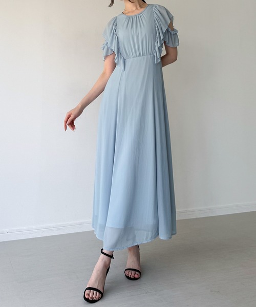 junoah(ジュノア)の「オープンショルダーフレアワンピース(ワンピース・レディース・グレー/チャコール/ライトブルー・LARGE/MEDIUM/SMALL)」の4枚目の写真