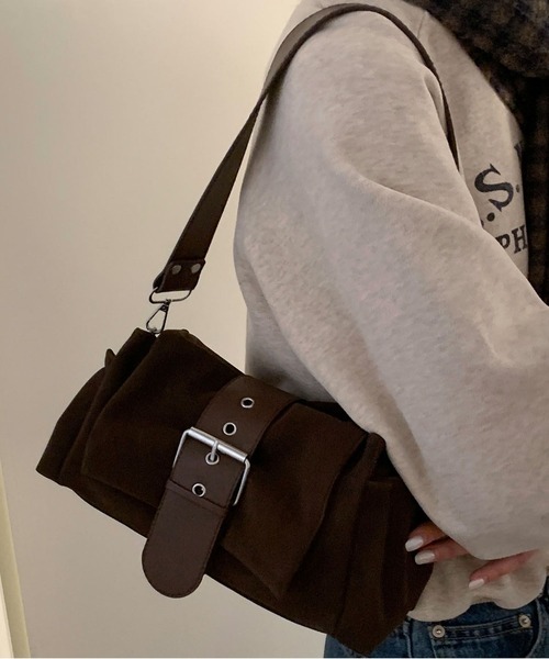 LA VORAGINE(ラ ヴォラジネ)の「ベルトフラップデザイン 2WAYショルダーバッグ(ショルダーバッグ・レディース・Black/A/BROWN・FREE)」の5枚目の写真