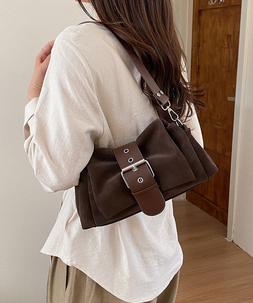 LA VORAGINE(ラ ヴォラジネ)の「ベルトフラップデザイン 2WAYショルダーバッグ(ショルダーバッグ・レディース・Black/A/BROWN・FREE)」の16枚目の写真