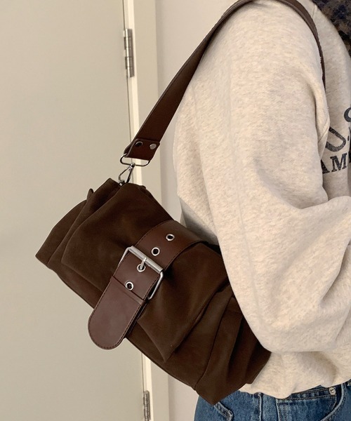 LA VORAGINE(ラ ヴォラジネ)の「ベルトフラップデザイン 2WAYショルダーバッグ(ショルダーバッグ・レディース・Black/A/BROWN・FREE)」の8枚目の写真