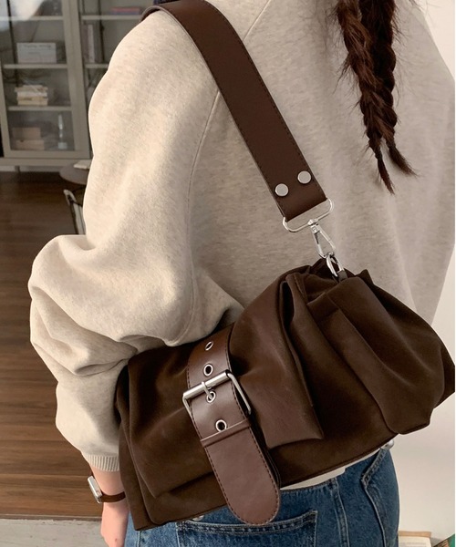 LA VORAGINE(ラ ヴォラジネ)の「ベルトフラップデザイン 2WAYショルダーバッグ(ショルダーバッグ・レディース・Black/A/BROWN・FREE)」の9枚目の写真