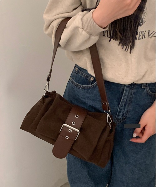LA VORAGINE(ラ ヴォラジネ)の「ベルトフラップデザイン 2WAYショルダーバッグ(ショルダーバッグ・レディース・Black/A/BROWN・FREE)」の11枚目の写真