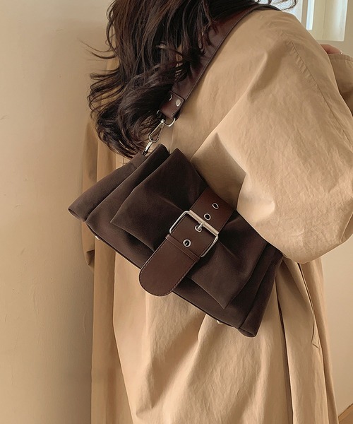 LA VORAGINE(ラ ヴォラジネ)の「ベルトフラップデザイン 2WAYショルダーバッグ(ショルダーバッグ・レディース・Black/A/BROWN・FREE)」の19枚目の写真