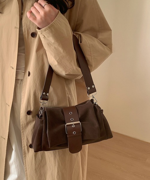 LA VORAGINE(ラ ヴォラジネ)の「ベルトフラップデザイン 2WAYショルダーバッグ(ショルダーバッグ・レディース・Black/A/BROWN・FREE)」の20枚目の写真
