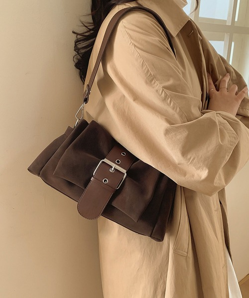 LA VORAGINE(ラ ヴォラジネ)の「ベルトフラップデザイン 2WAYショルダーバッグ(ショルダーバッグ・レディース・Black/A/BROWN・FREE)」の21枚目の写真