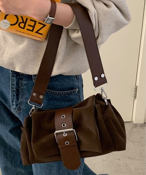 LA VORAGINE(ラ ヴォラジネ)の「ベルトフラップデザイン 2WAYショルダーバッグ(ショルダーバッグ・レディース・Black/A/BROWN・FREE)」の10枚目の写真