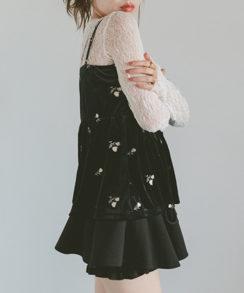 VANNIE U（ヴァニーユー）の「フラワー刺繍ベロアキャミビスチェ（キャミソール・レディース・ブラック・FREE）」の5枚目の写真