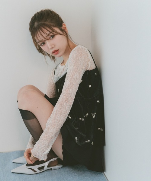 VANNIE U（ヴァニーユー）の「フラワー刺繍ベロアキャミビスチェ（キャミソール・レディース・ブラック・FREE）」の9枚目の写真