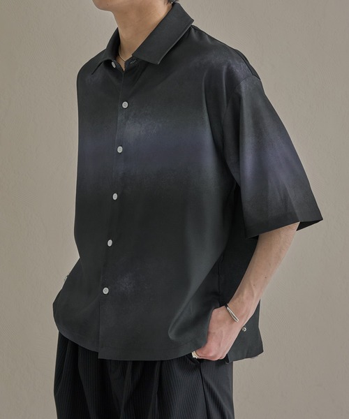 epnok(エプノック)の「ファンクショナルアブストラクトルーズ半袖シャツ(シャツ/ブラウス・メンズ・ベージュ/ブルー/ブラック・SMALL/MEDIUM/LARGE)」の4枚目の写真