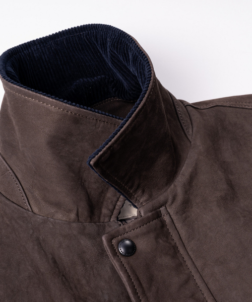 EDINBURGH CLUB(エディンバラクラブ)の「LAMB NUBUCK WASHING HUNTING JACKET (D/BROWN)(ミリタリージャケット・メンズ・ダークブラウン・MEDIUM/SMALL)」の4枚目の写真