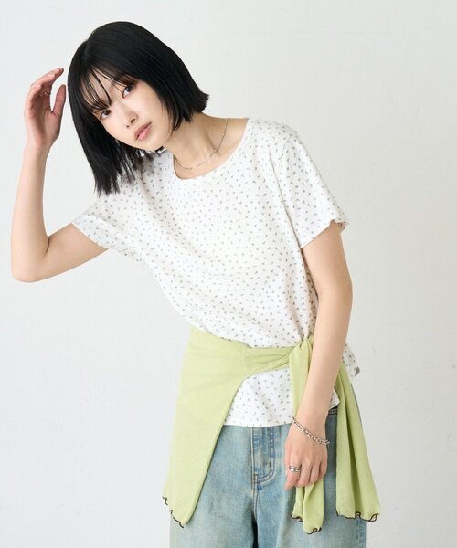 CIAOPANIC TYPY(チャオパニックティピー)の「ZOZO限定花柄アイレットTee(Tシャツ/カットソー・レディース・ホワイト/ブラック/オフホワイト/グレー・ONE SIZE)」の7枚目の写真