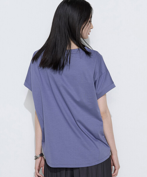 Gabardine K.T(ギャバジンケーティー)の「〔 +サイズ 〕 プレーティング天竺 ゆったりプルオーバー(Tシャツ/カットソー・レディース・ミント/ブルー/ダークブラウン・13号)」の4枚目の写真
